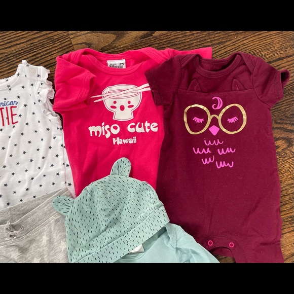 EUC! Lot of 7 Pieces of Baby Clothes! 3-6m. - Picture 3 of 7